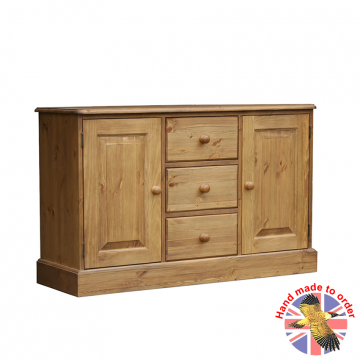 Woodpecker Cottage Low Cupboard with 3 Middle Drws